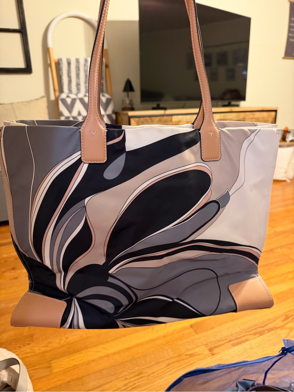 Tory Burch Ella tote ~ neutral tulip swirl pattern - excellent condition - Picture 3 of 5